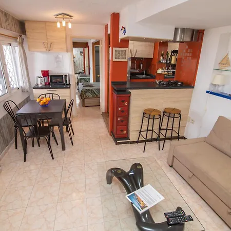 Sea Front Carvajal Apartment *
